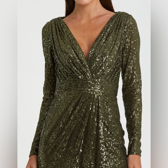 IEENA FOR MAC DUGGAL 26490 NWT Sequined Long Sleeve Gown in Olive Green - Picture 3 of 9